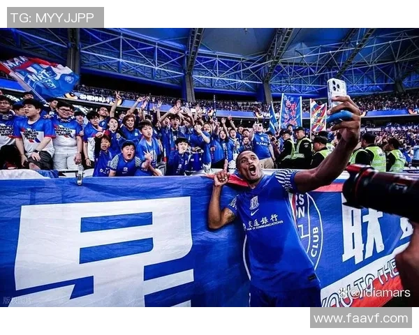 足球明星阵营揭秘:各大球星背后的团队与支持者分析 足球明星阵营揭秘:各大球星背后的团队与支持者分析